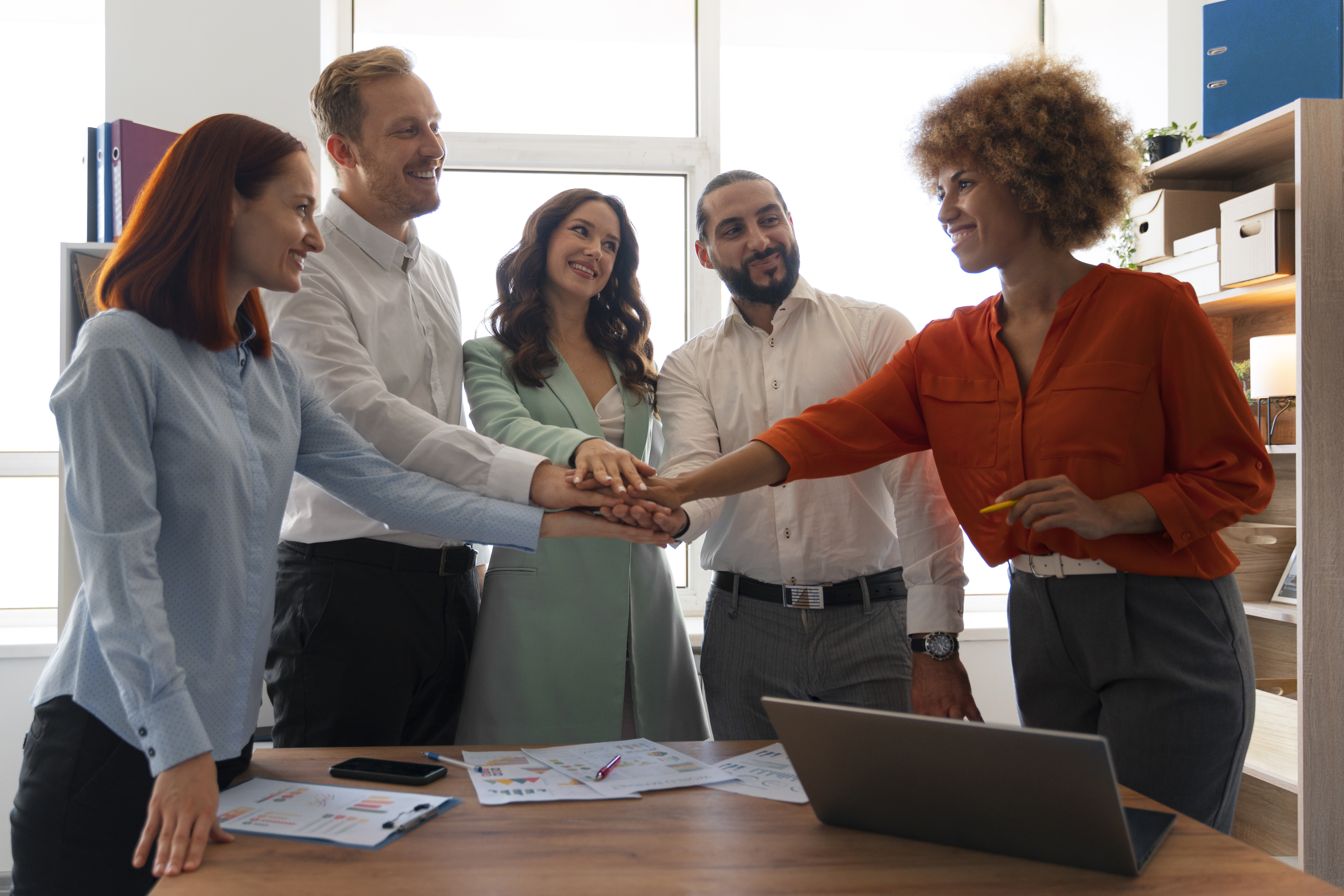 labor-union-members-working-together